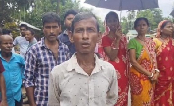 Citizens Block Road Demanding Drinking Water in Kailashahar Citizens Block Road Demanding Drinking Water in Kailashahar